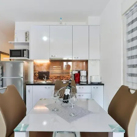 Apartment Velic *