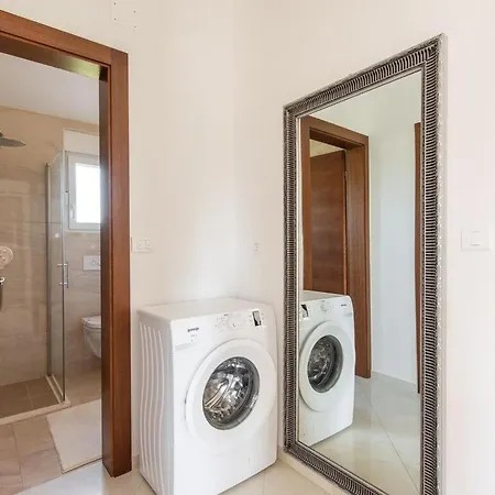 Velic Apartment Vir