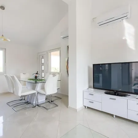 Apartment Velic *